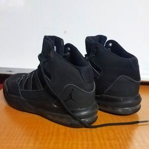 AIR JORDAN MAN AURA BLACK